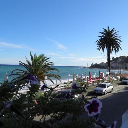 Blue Beach Bussana Nuova Luaran gambar
