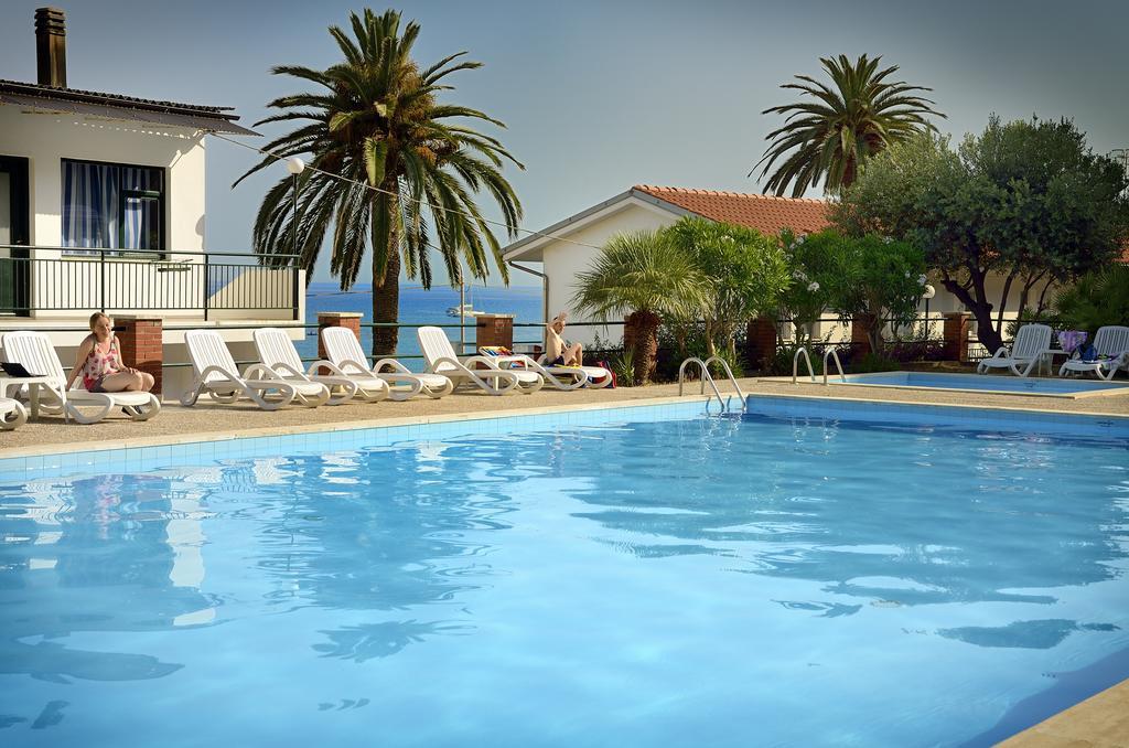 Blue Beach Bussana Nuova Luaran gambar