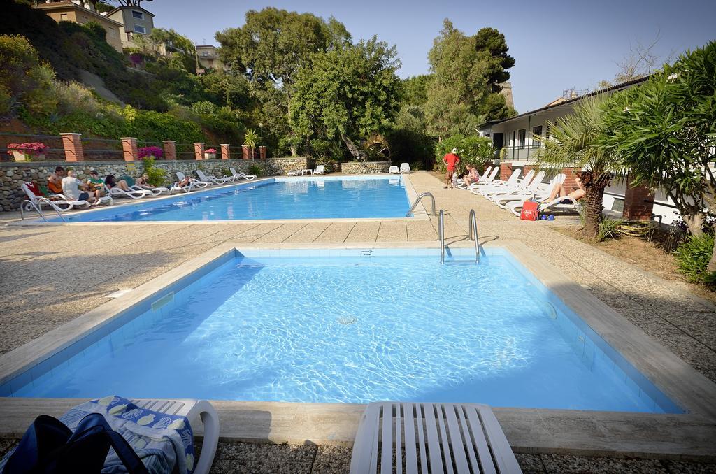 Blue Beach Bussana Nuova Luaran gambar