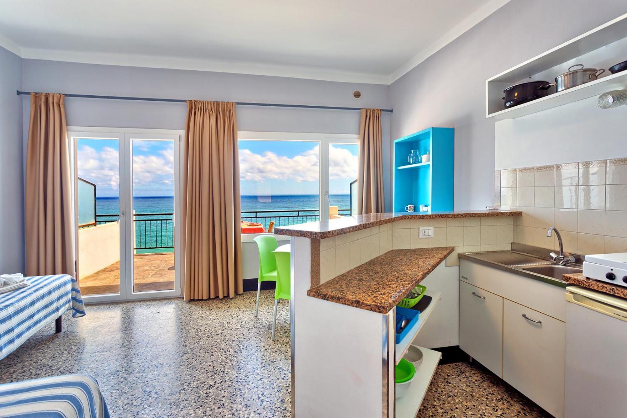 Blue Beach Bussana Nuova Luaran gambar