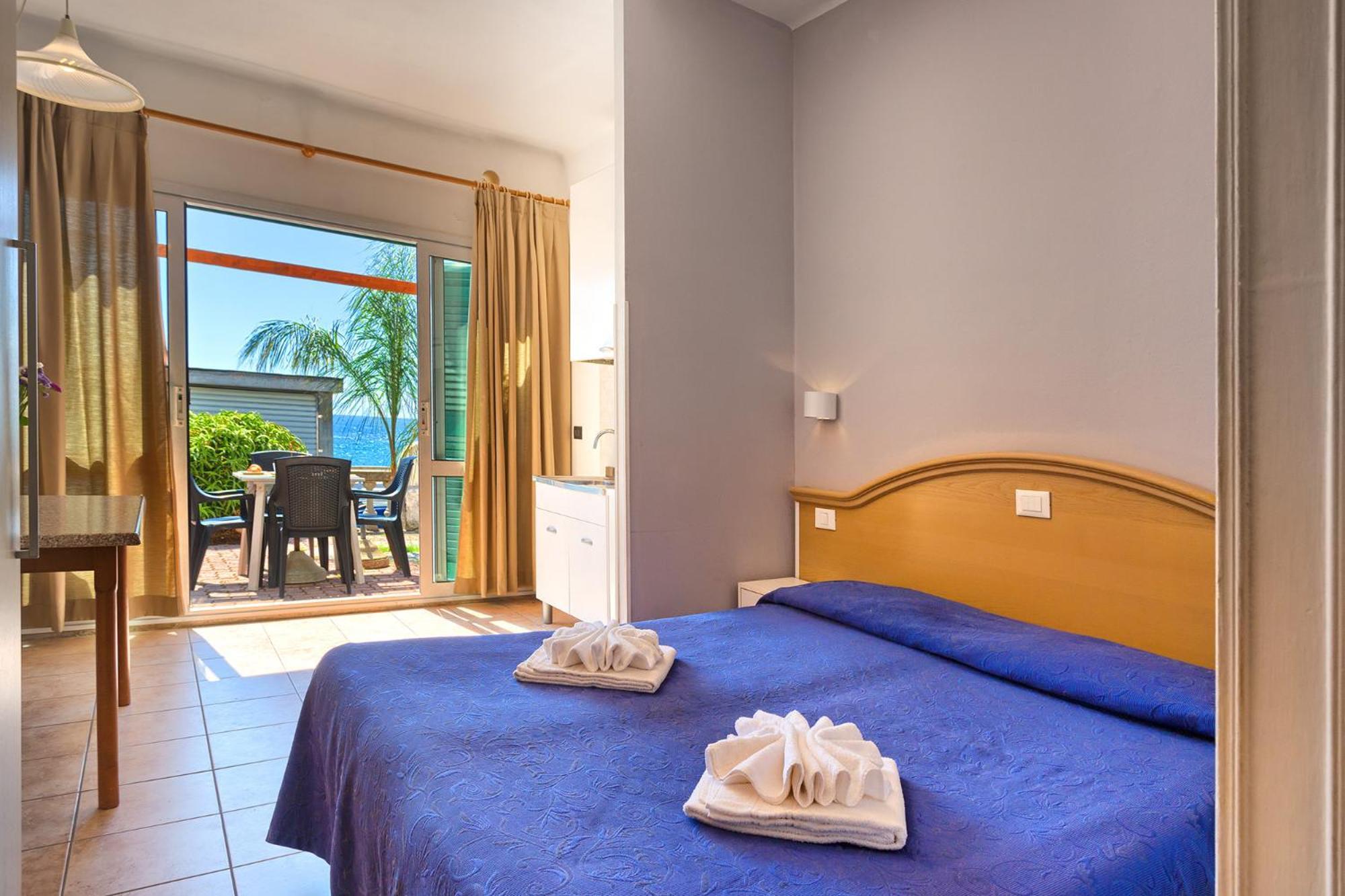 Blue Beach Bussana Nuova Luaran gambar