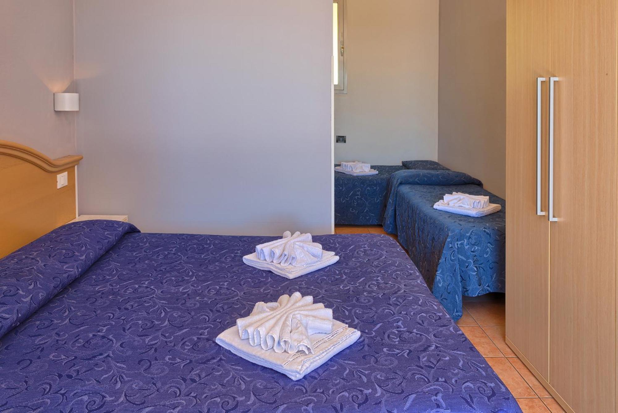 Blue Beach Bussana Nuova Luaran gambar