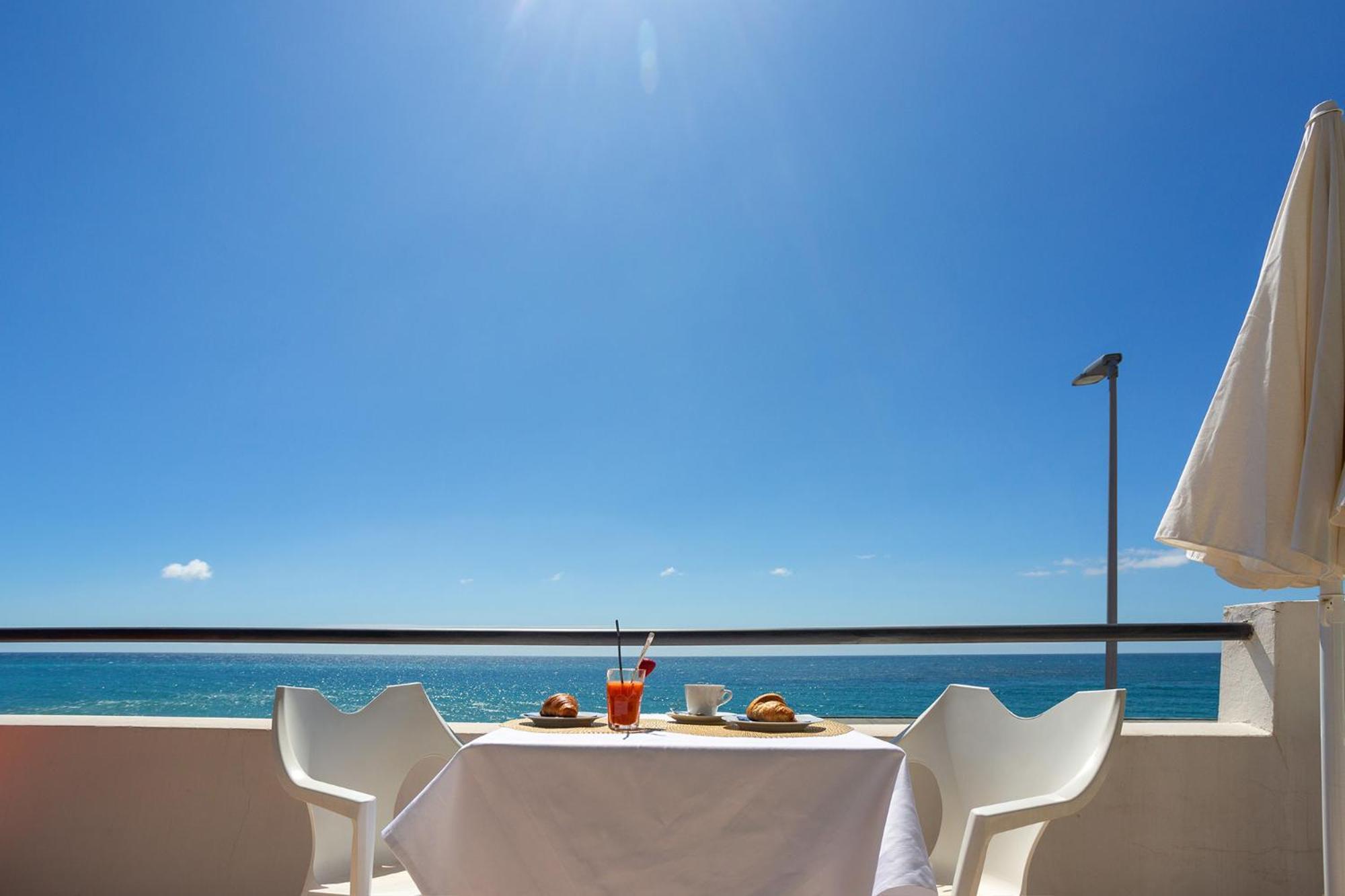 Blue Beach Bussana Nuova Luaran gambar