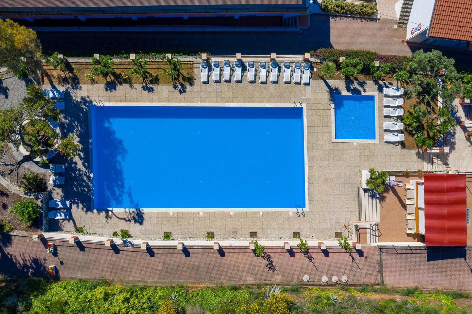 Blue Beach Bussana Nuova Luaran gambar