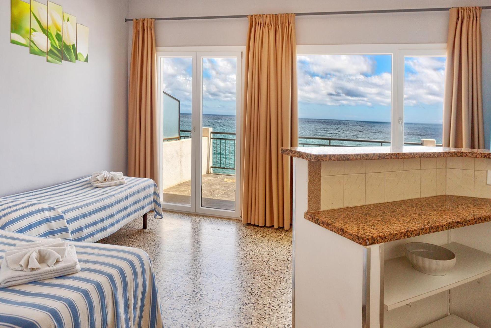 Blue Beach Bussana Nuova Luaran gambar