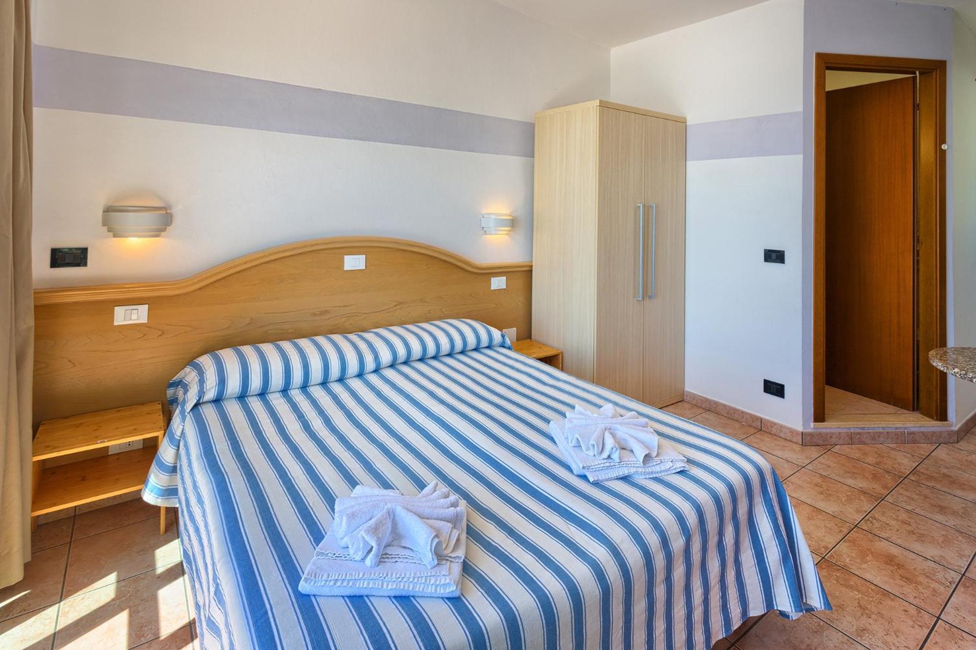 Blue Beach Bussana Nuova Luaran gambar